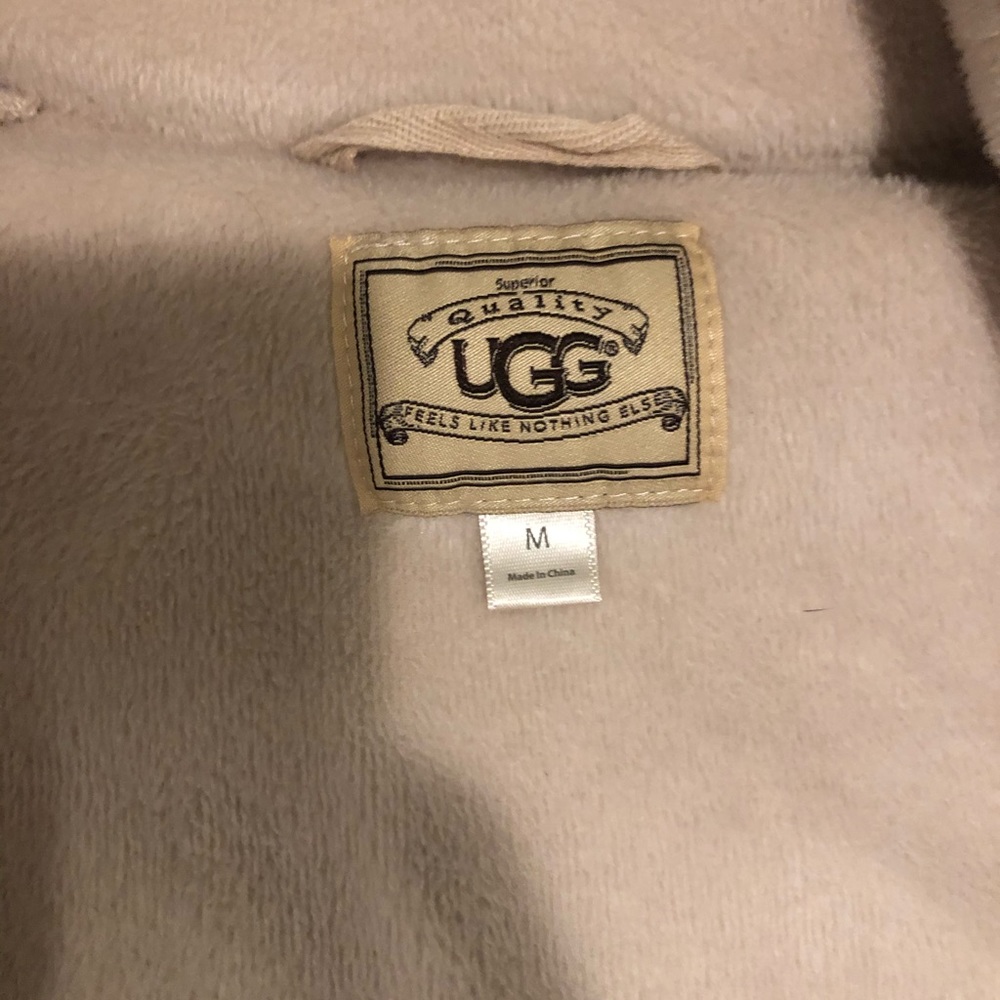 Women’s UGG sweater